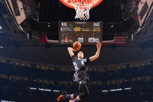 开云体育下载-奥纳纳接管F1揭幕战，当足球门神在赛道上终结曼联式傲慢