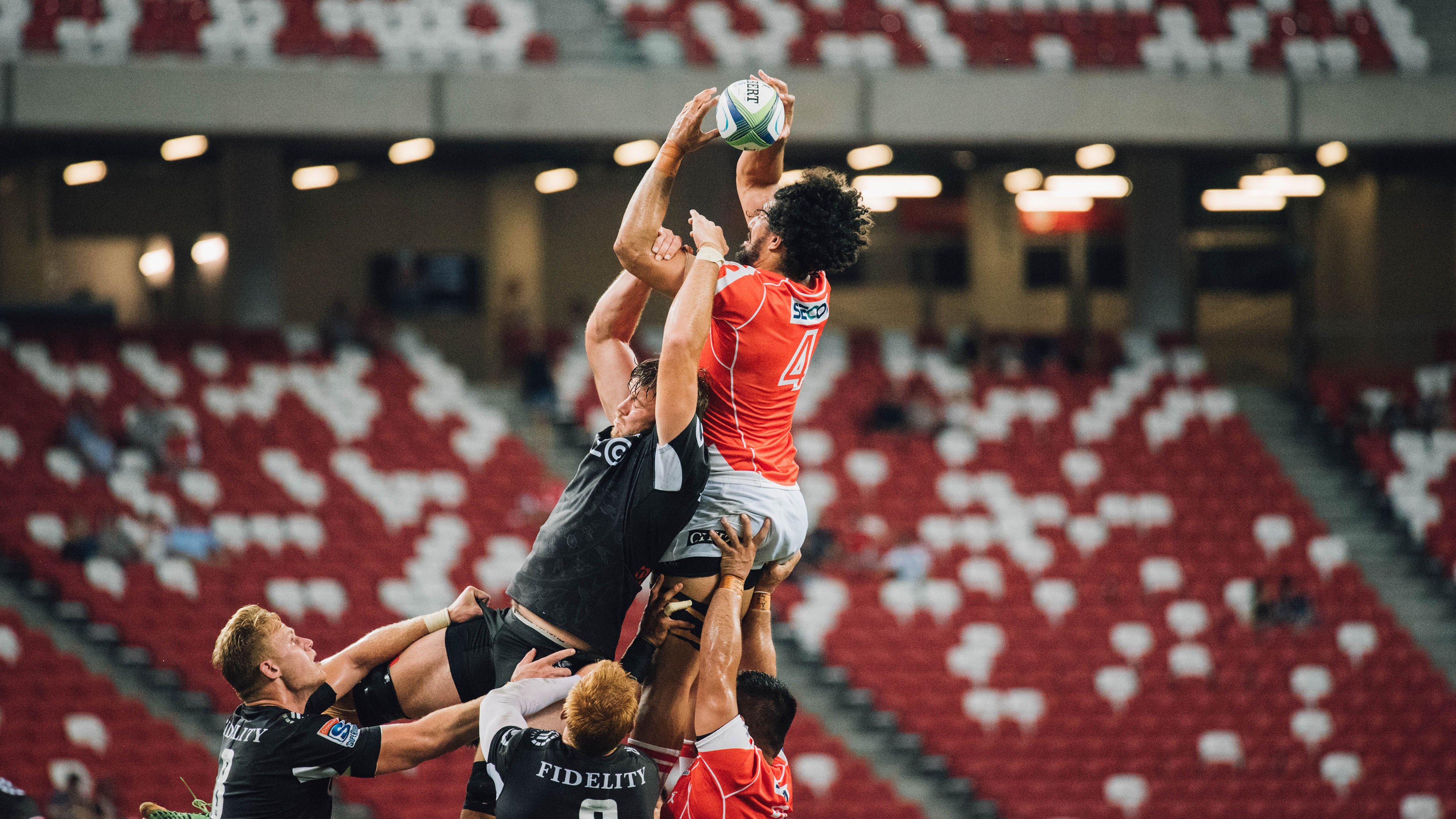 世界排名争夺战之夜，乔治刷新纪录，与看不见的对手赛跑