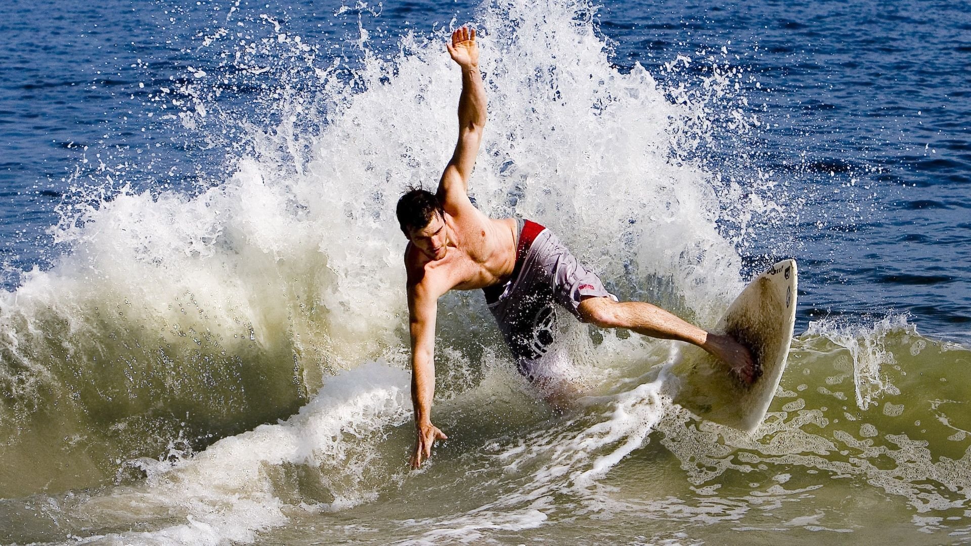 格纳布里撕裂防线，当个人英雄主义撞碎集体铁壁，新西兰如何用一人之力改写美利坚剧本？